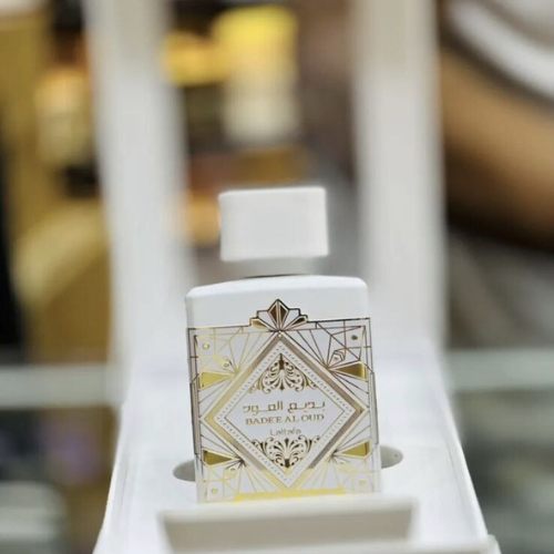 Glorious Oud Royal Blanc French Avenue